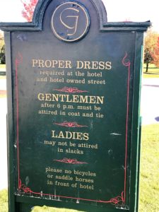 Grand Hotel dress code